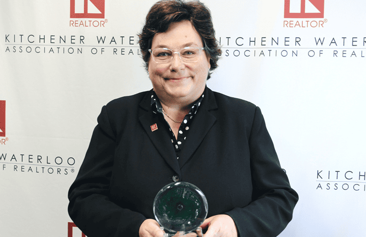 Charlotte Zawada receives KWAR 2021 Volunteer Award