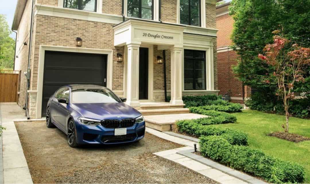 Heaps Estrin team partners with BMW Canada to stage driveways