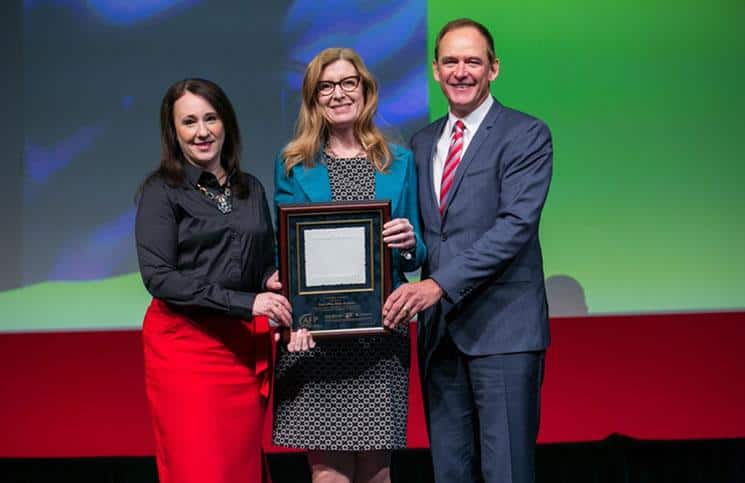 Royal LePage Shelter Foundation receives 2018 Philanthropy Award for Outstanding Corporation