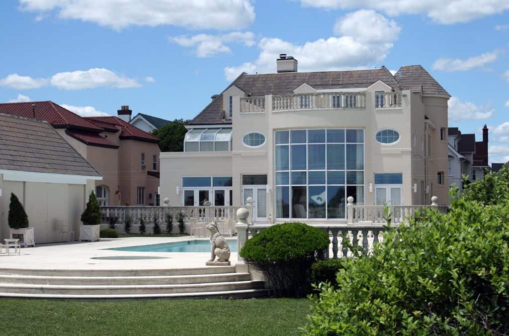 Becoming a luxury home specialist: What you need to know