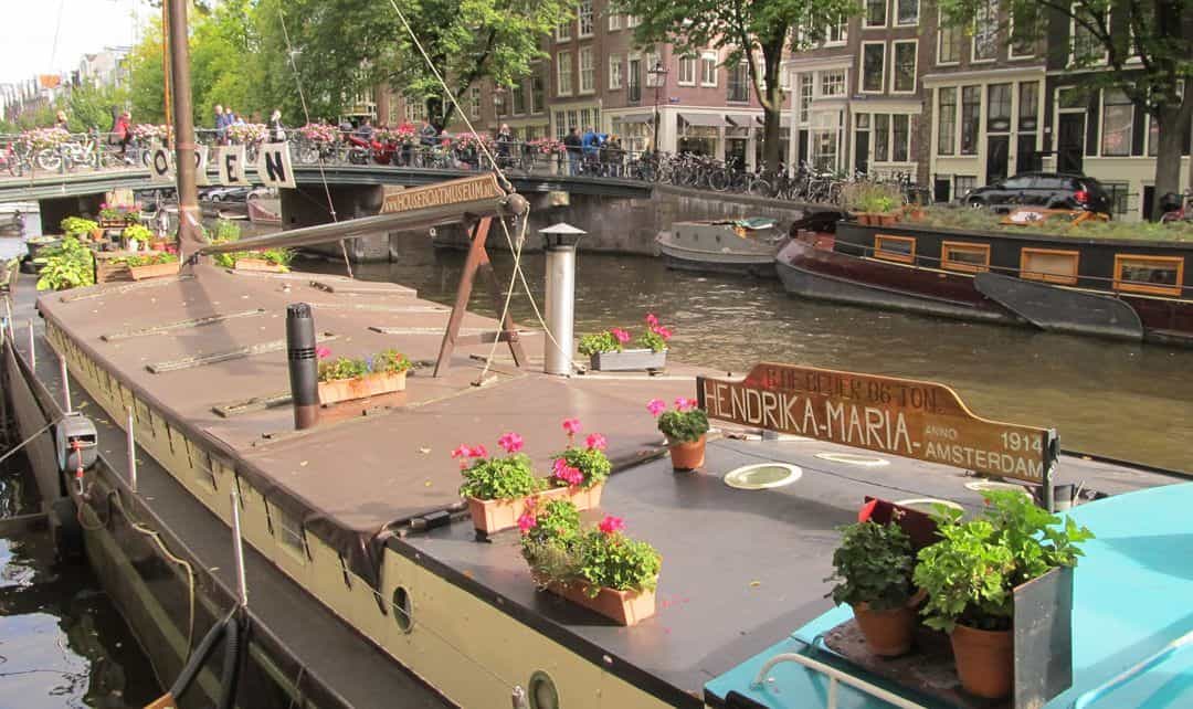 Houseboat living in Amsterdam